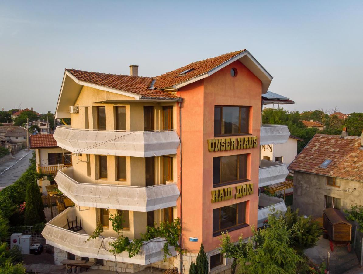 Guest House Nash Dom Καβάρνα Εξωτερικό φωτογραφία