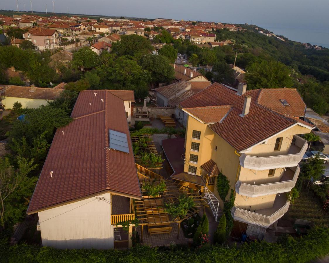 Guest House Nash Dom Καβάρνα Εξωτερικό φωτογραφία