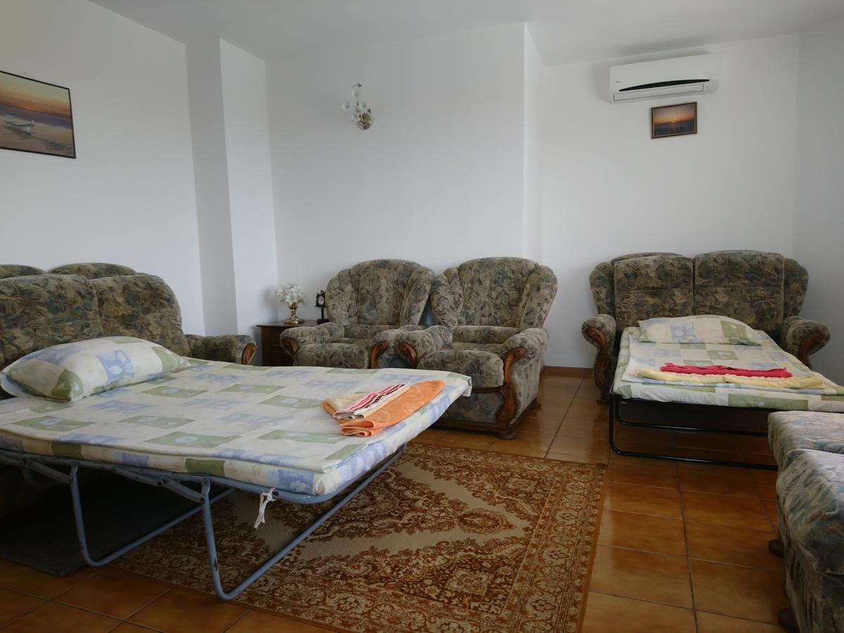 Guest House Nash Dom Καβάρνα Εξωτερικό φωτογραφία